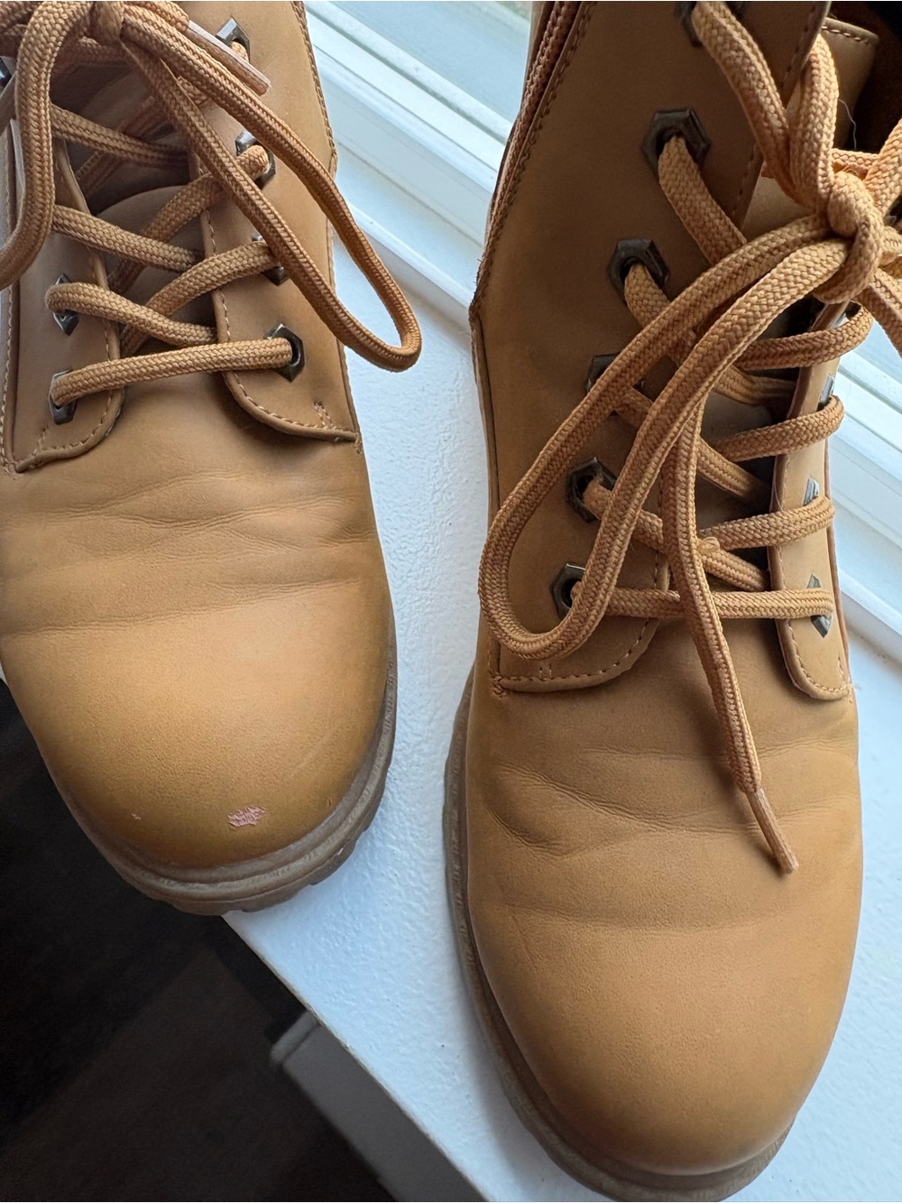 Free with Bundle Tan Boots (1 available, first come first serve) - Picture 6 of 6